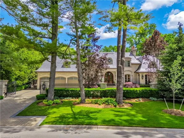 113 Maple Grove Dr, Oakville, ON L6J 4T9