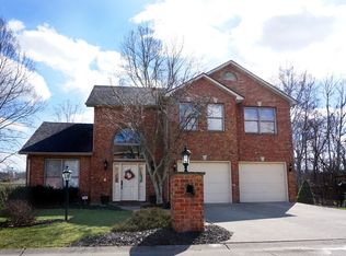 2 Greenbrier Ave, Hurricane, WV 25526