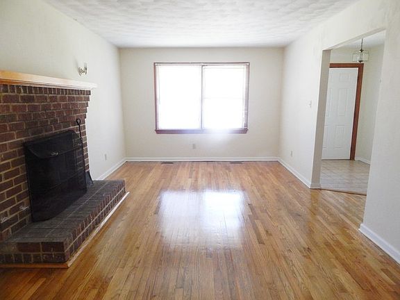 2nd image of 39 W Sherwood Ave