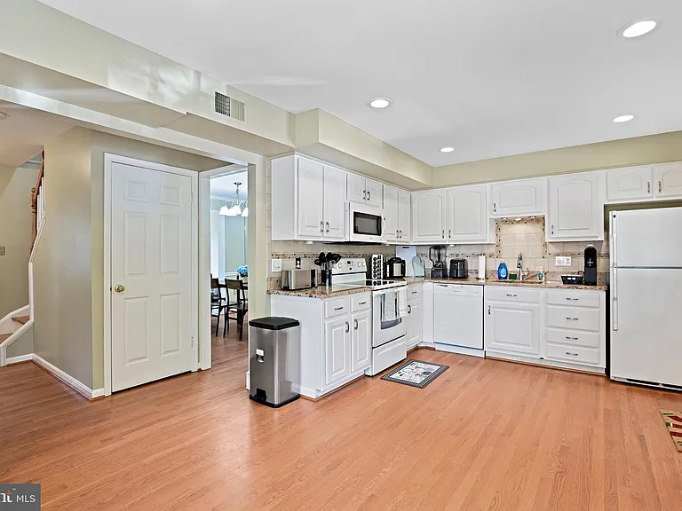 5267 Leestone Ct — Photo 10