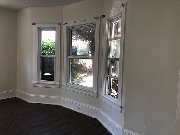 3rd image of 1407 Clifton Pl