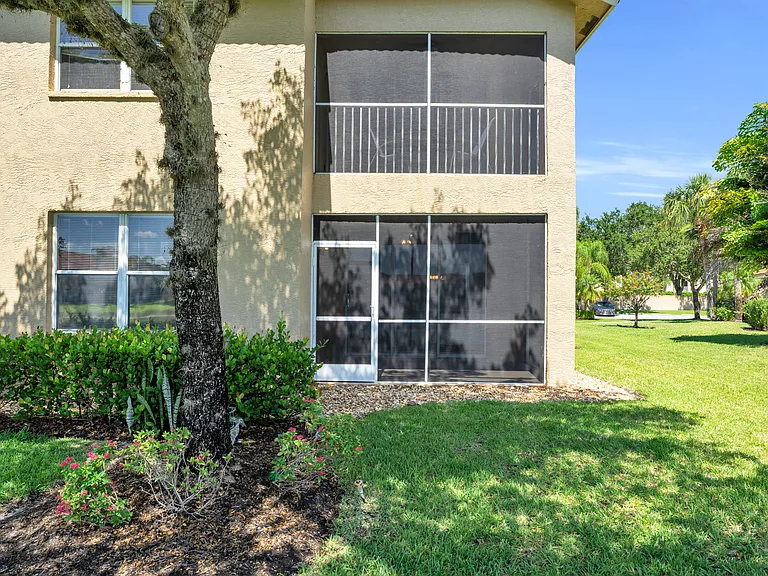 6560 Huntington Lakes Cir #1 — Photo 9