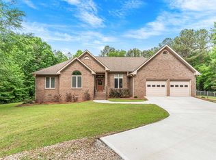 1370 Deerwood Dr, Madison, GA 30650