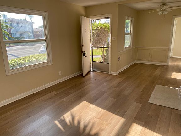 5th image of 1600 N Hollywood Way APT A