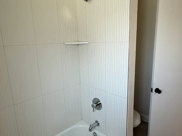 140 N Hayworth Ave #8 — Photo 12