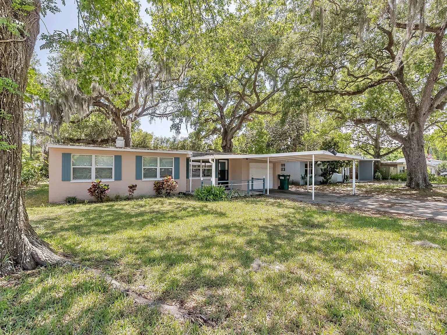 3 bed, 836 sqft, $1,600 — Photo 2