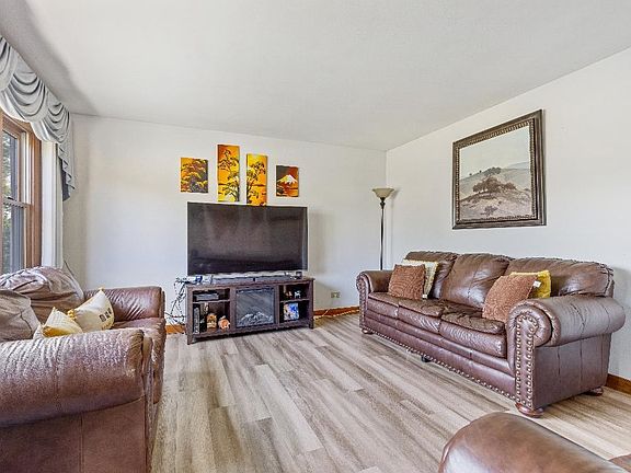 4th image of 541 Harold Ave