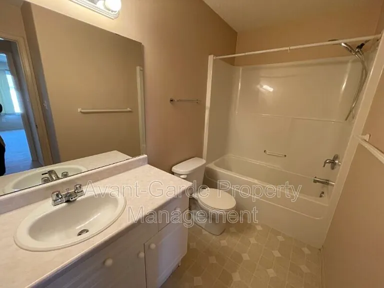 4405 37th St #13 — Photo 12