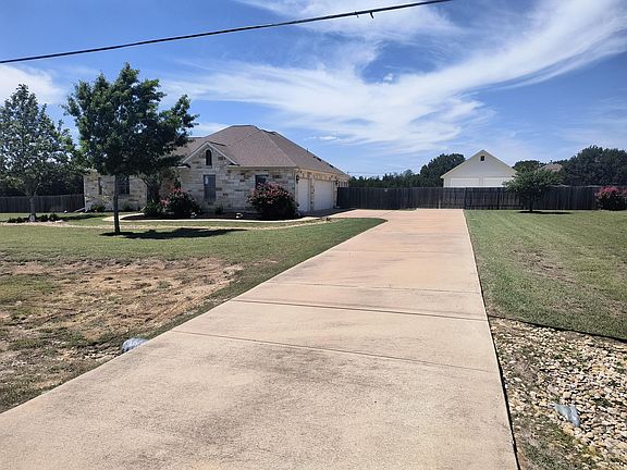 2nd image of 213 Dawn Dr