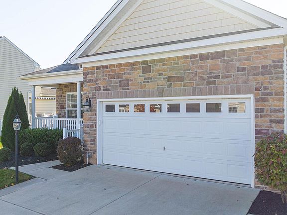 2nd image of 29468 Glenwood Dr