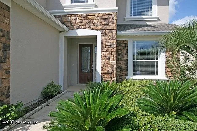 4 bed, 2764 sqft, $2,850 — Photo 2