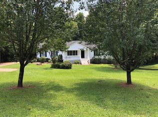 462 Smokey Rd, Newnan, GA 30263