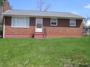 6707 Dry Hill Rd, Ferrum, VA 24088