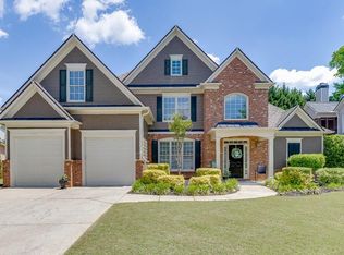 1563 Country Wood Dr, Hoschton, GA 30548