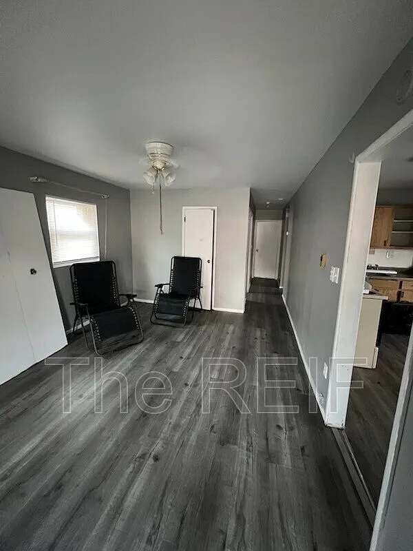 3 bed, 1.0 bath, 919 sqft, $1,150 — Photo 4