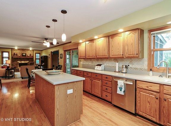 4th image of 442 Jennifer Ln