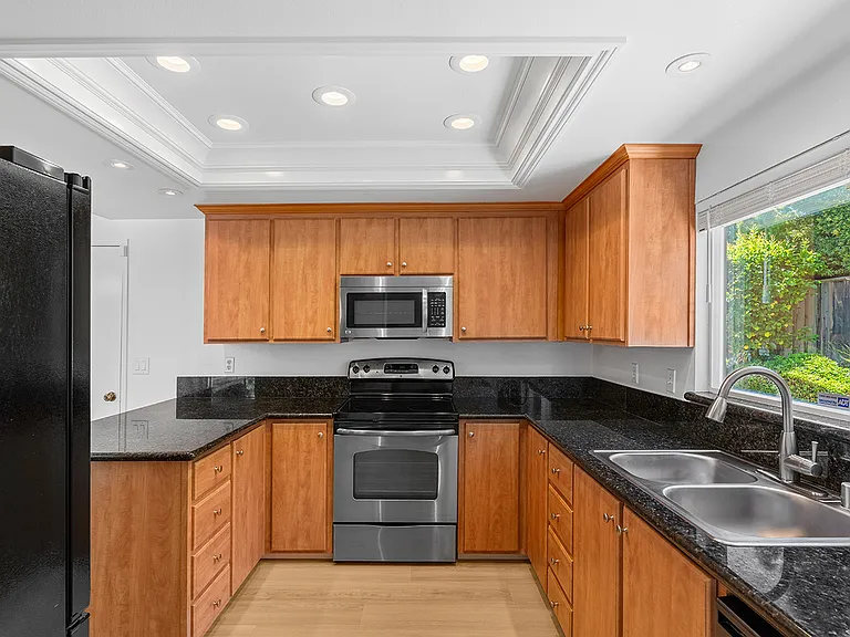 635 Abrigo Ct — Photo 4