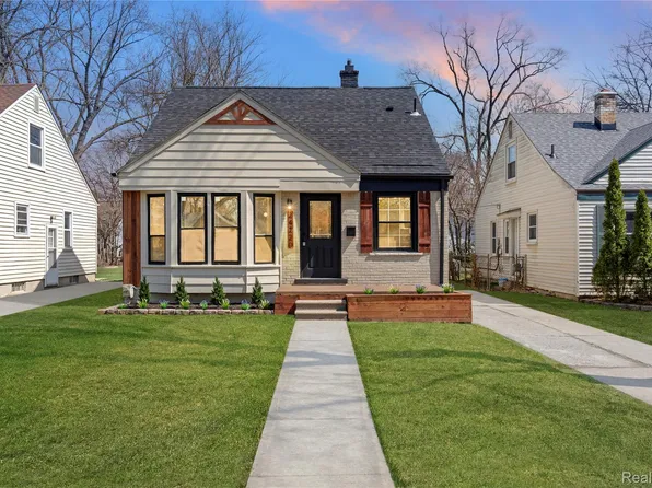 24220 Cloverlawn Ave, Oak Park, MI 48237