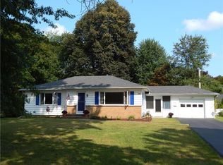 99 Brookview Dr, Rochester, NY 14617