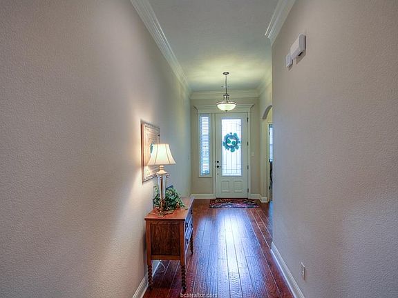 2nd image of 2206 Ironwood Dr