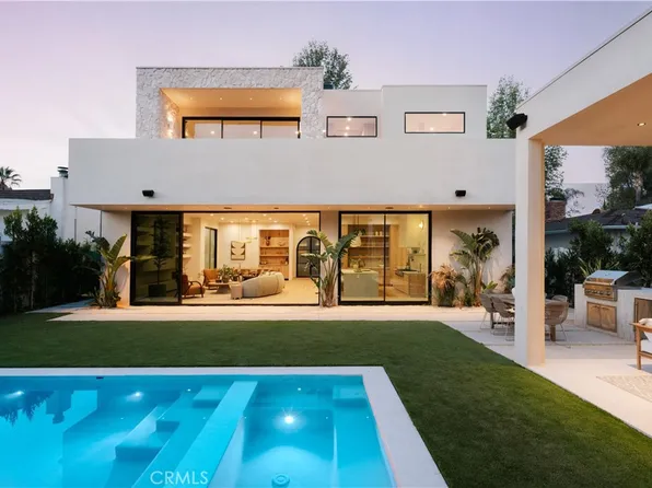 14032 Hartsook St, Sherman Oaks, CA 91423