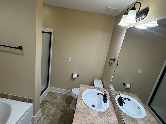 4th image of 432 Tree Line Dr