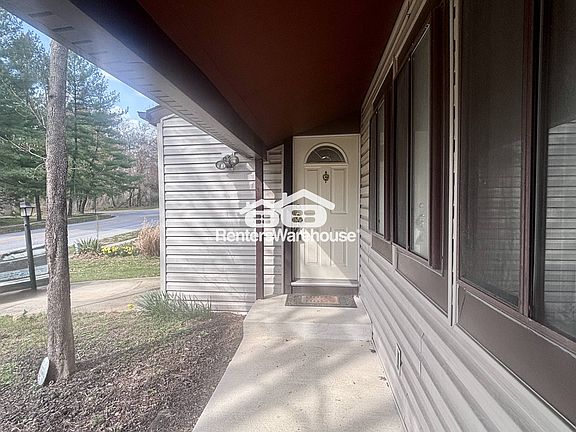 3rd image of 9461 Farewell Rd