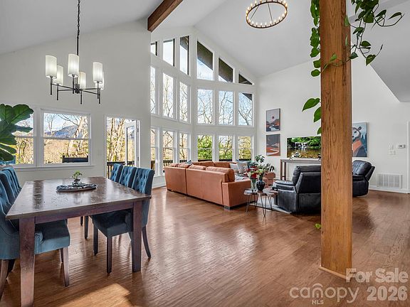 5th image of 158 Rock Spring Ln