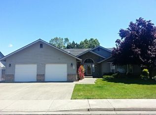 1125 Moon Glo Dr, Grants Pass, OR