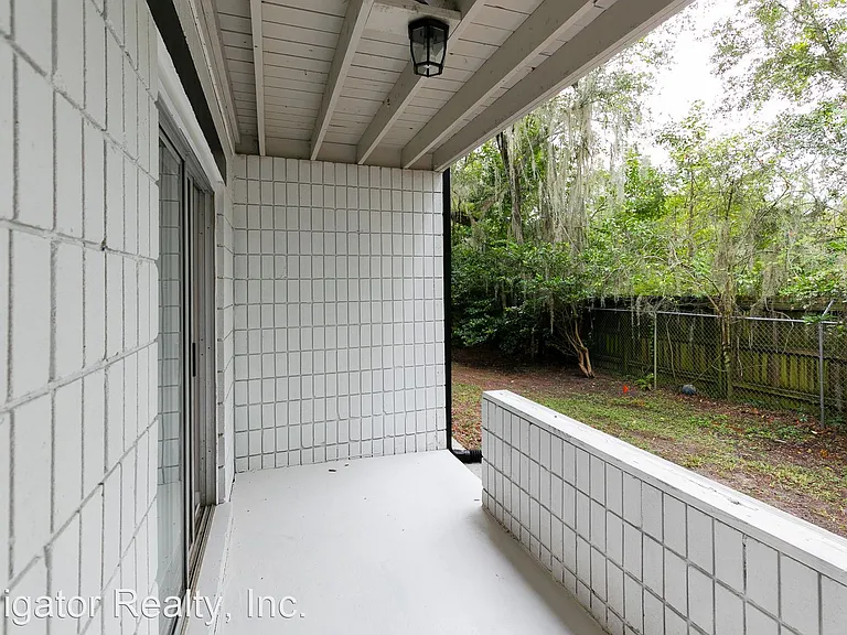 4251 SW 21st Pl — Photo 21