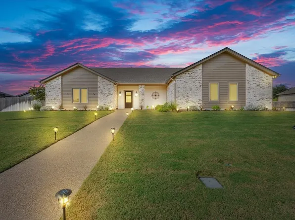 493 Twisted Oak Ln, Crawford, TX 76638