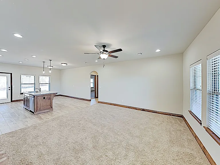 404 Charles Ct — Photo 4