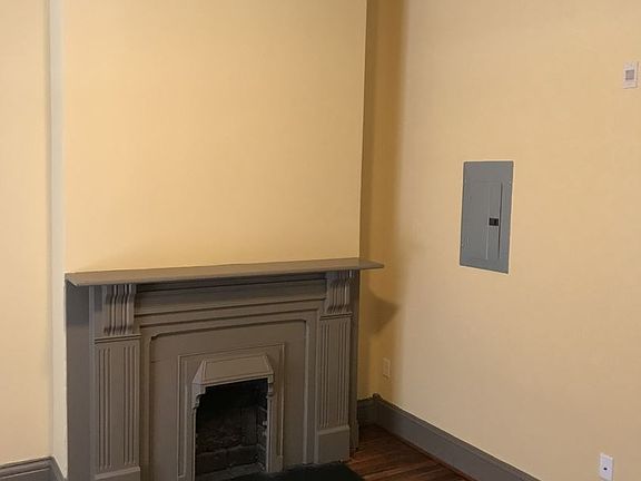 5th image of 217 E Grace St APT D