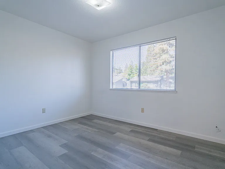 217 Berry St #H — Photo 6