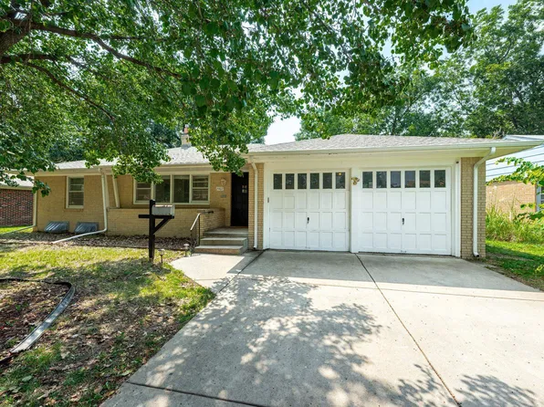 2907 E Sennett St, Wichita, KS 67211