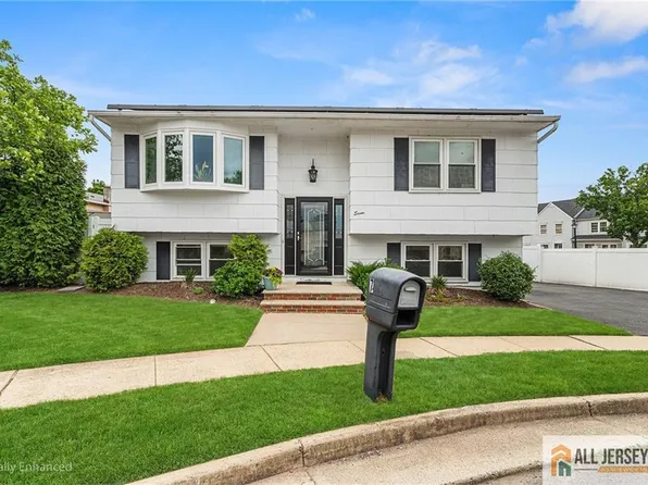 7 Wilton Ave, Middlesex, NJ 08846