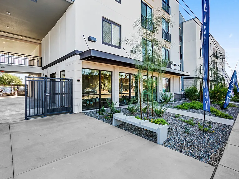 Imperial — Photo 20