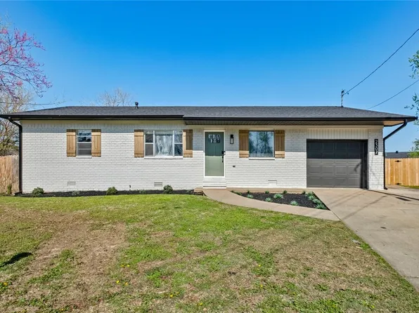 2307 Douglas St, Bentonville, AR 72712