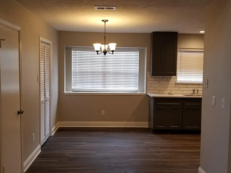 2523 Castle Pl — Photo 7