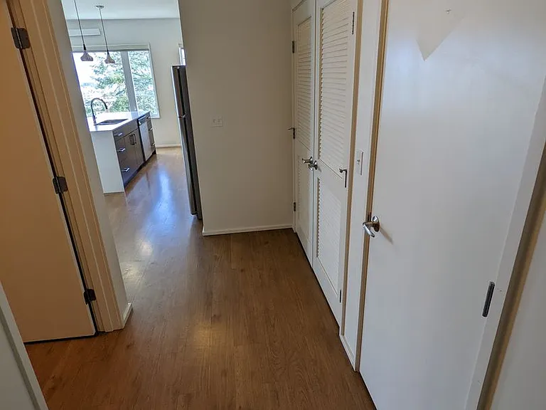 Viewpoint Terrace Apartments — Photo 37