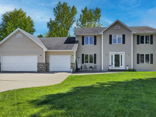 905 Horizon Cir, Belle Plaine, MN 56011