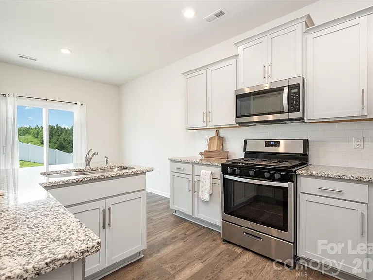 2407 Sugar Ct SW — Photo 10
