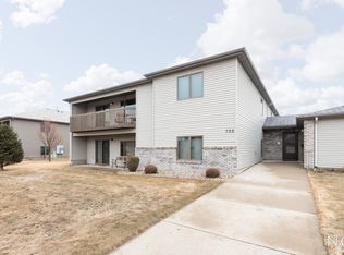 705 Bridgeport Dr, Bismarck, ND 58504