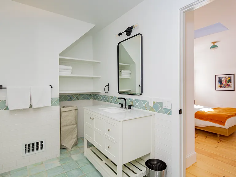 212 Meadows W — Photo 25