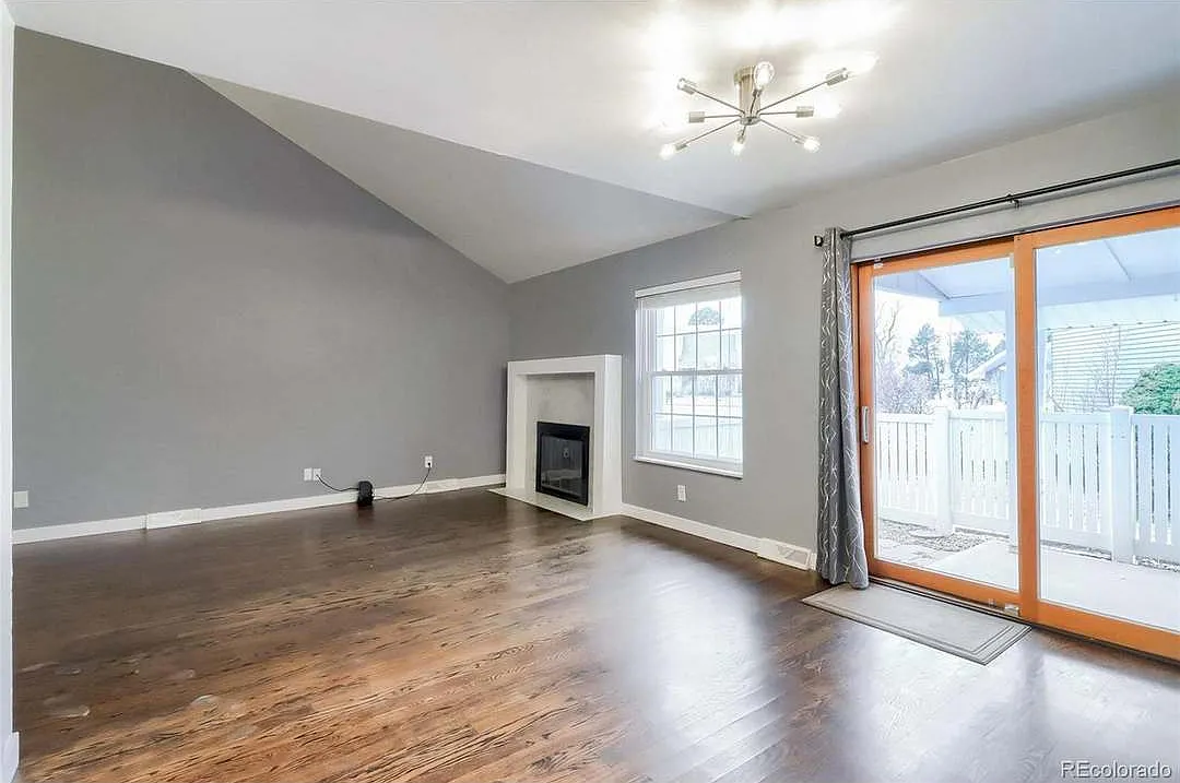 3 bed, 2374 sqft, $3,300 — Photo 4