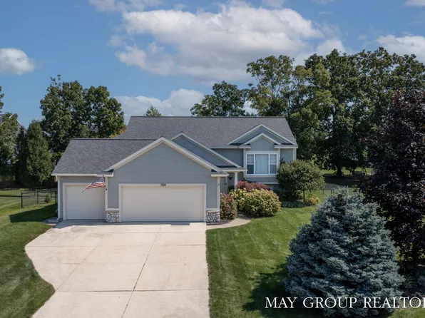 7318 Alycia Dr, Hudsonville, MI 49426