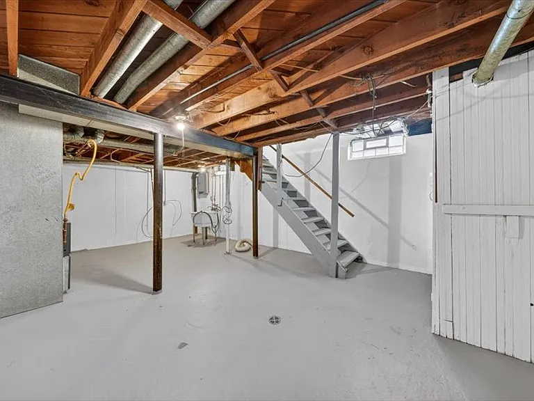 8123 Manor St — Photo 19