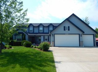 W167S11055 Loomis Dr, Muskego, WI 53150