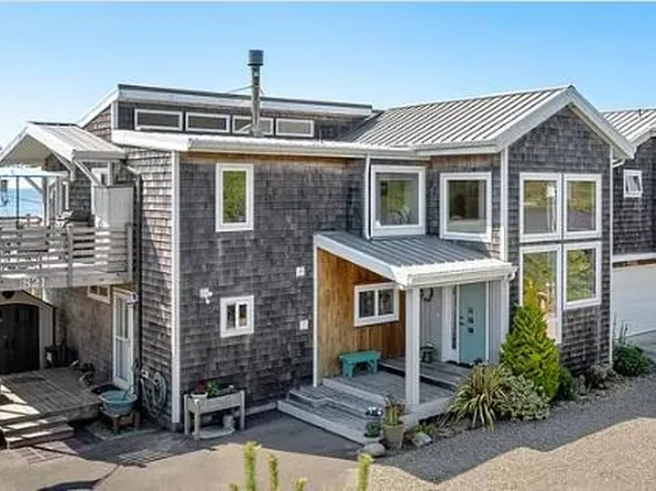 821 N Miller St, Rockaway Beach, OR 97136