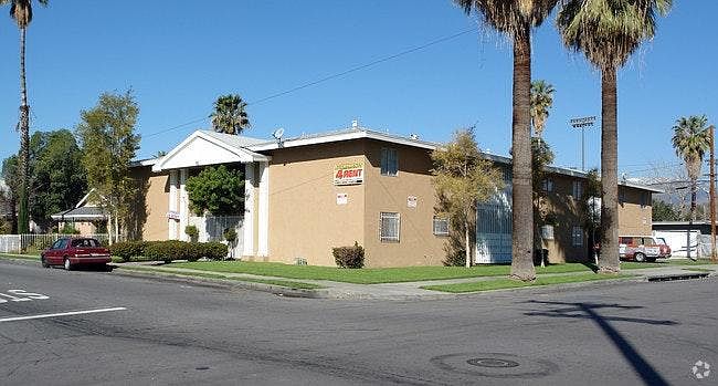 1st image of 606 W 16th St